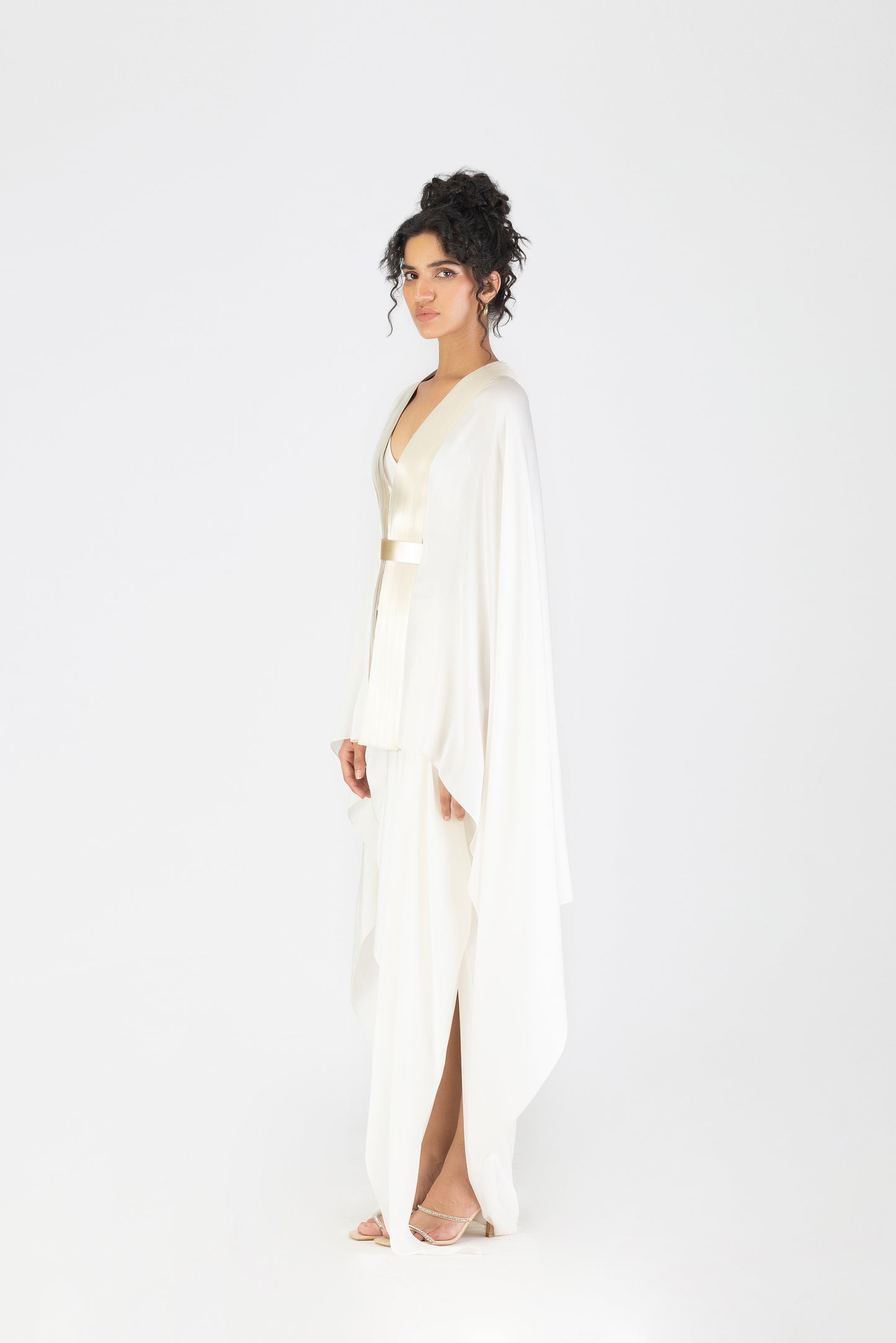 METALLIC STRUCTURED CAPE SET