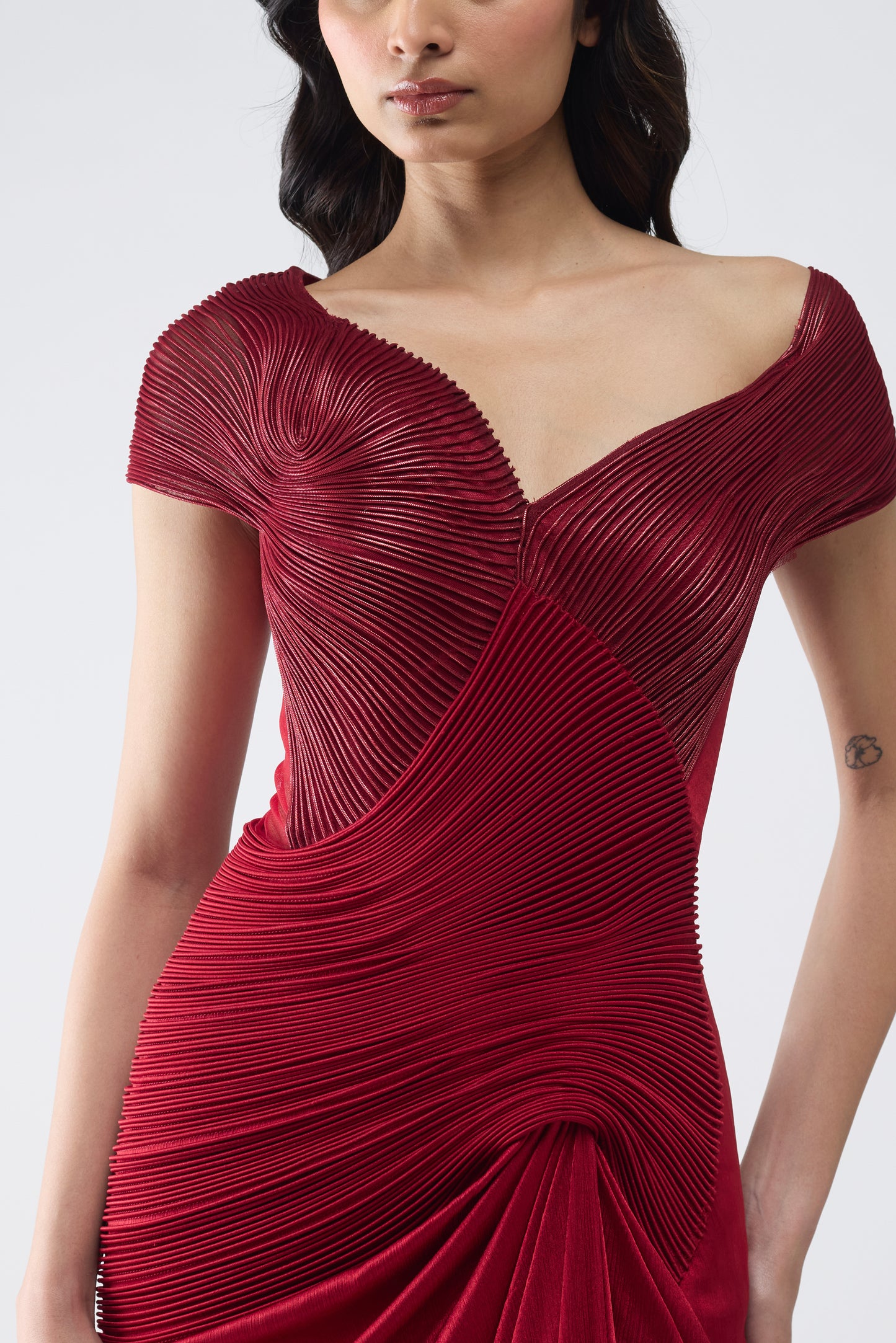 MICROPLEATED MOULDED DRAPED GOWN