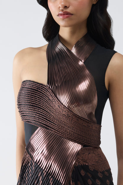 MOULDED METALLIC MICROPLEATED GOWN WITH A VINTAGE BANARSI DRAPE