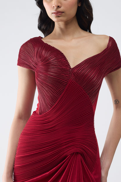 MICROPLEATED MOULDED  DRAPED GOWN