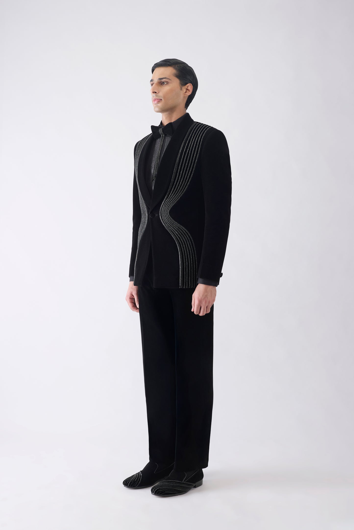 Crystalvein Tuxedo Set In Velvette