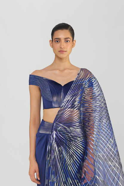 Moulded Metallic Micropleated Saree With A Printed Sunray Drape