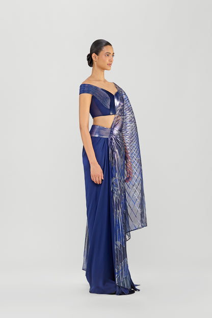 Moulded Metallic Micropleated Saree With A Printed Sunray Drape