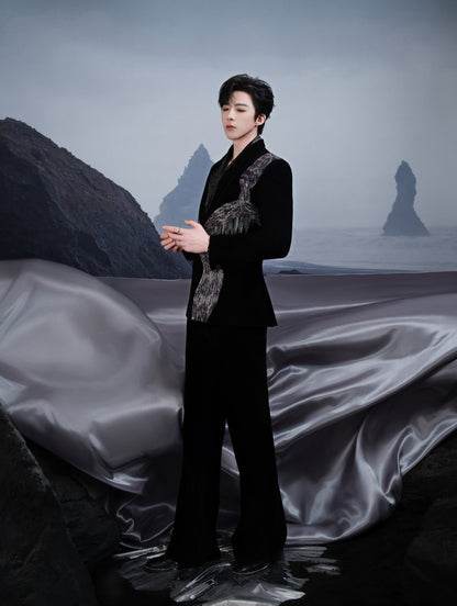 Liu Yuning in Metallic Glass Beaded Tuxedo Set